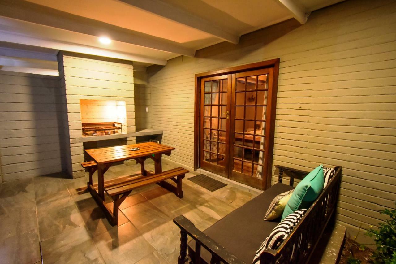 Hotel Mont Rouge Clarens Esterno foto